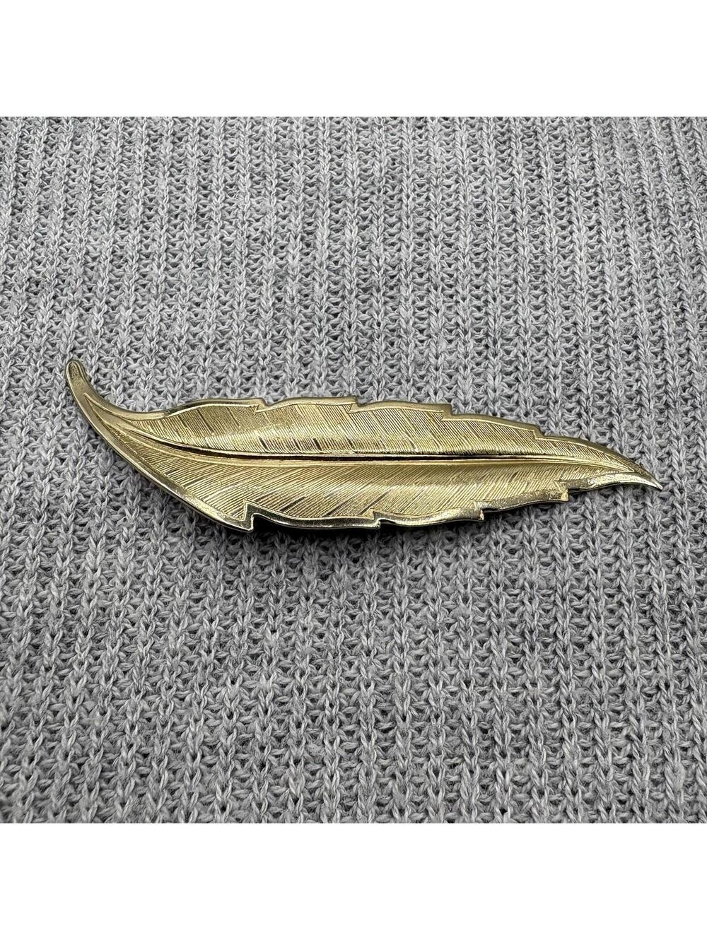 Vintage Gold Tone Feather Brooch Pin Textured Leaf Design